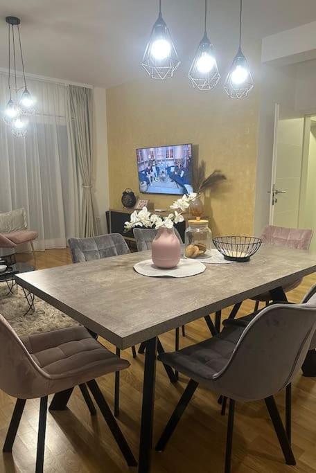 Metković New Modern Accommodation In City מראה חיצוני תמונה