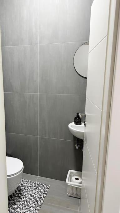 Metković New Modern Accommodation In City מראה חיצוני תמונה