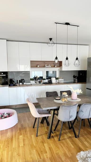 Metković New Modern Accommodation In City מראה חיצוני תמונה