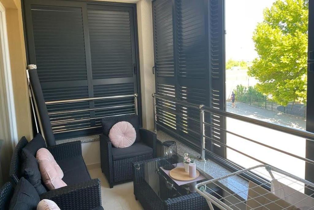 Metković New Modern Accommodation In City מראה חיצוני תמונה